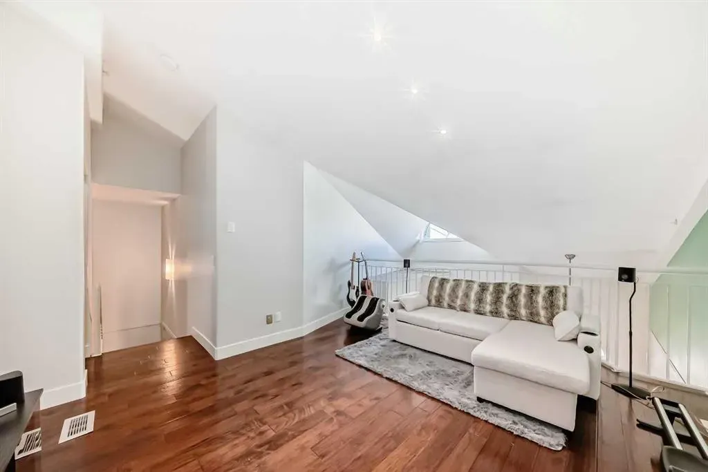 1026 12 Avenue SW, #404