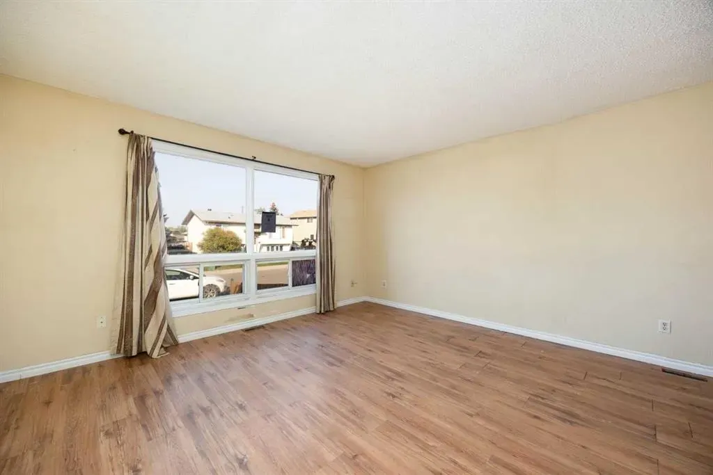 185 Cochrane Crescent