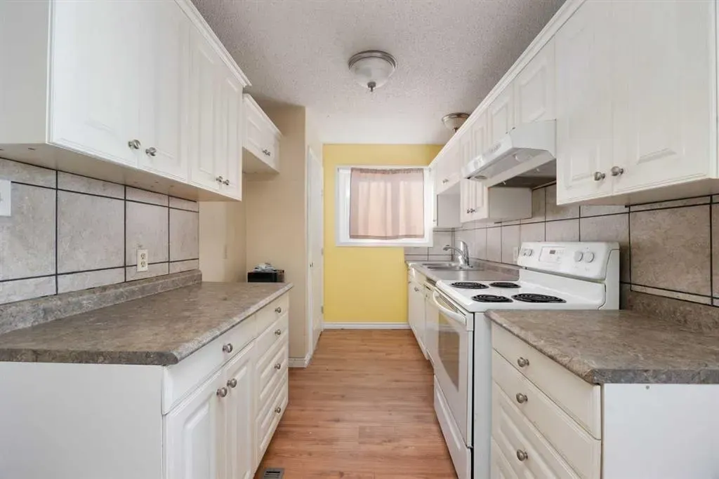 185 Cochrane Crescent