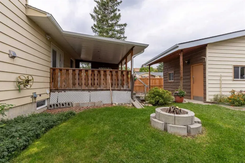 51 Temple Boulevard W