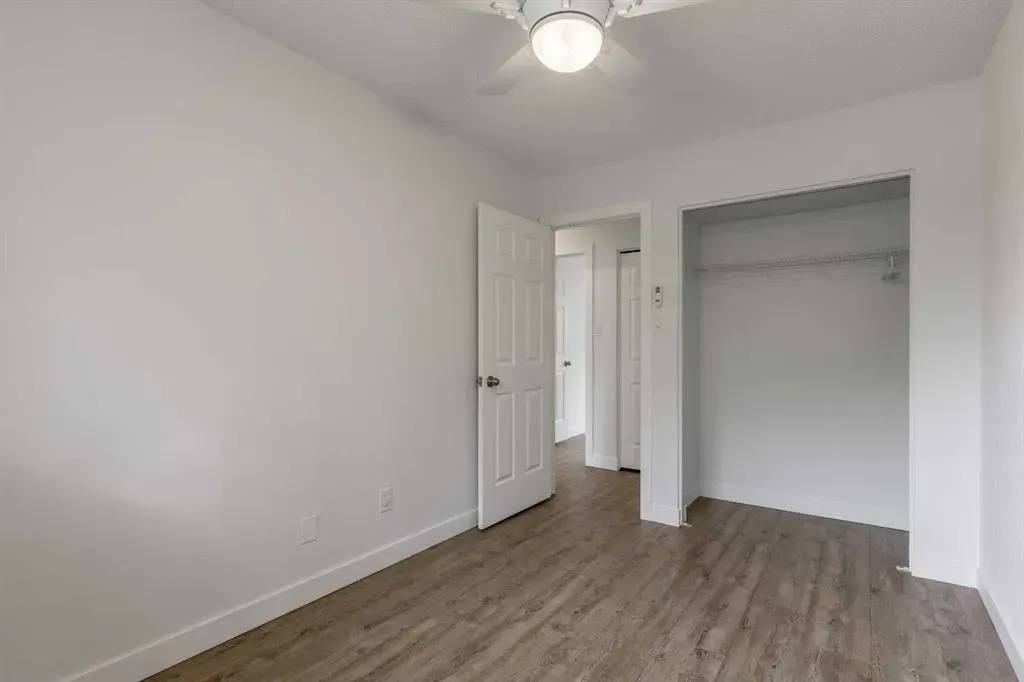 51 Temple Boulevard W
