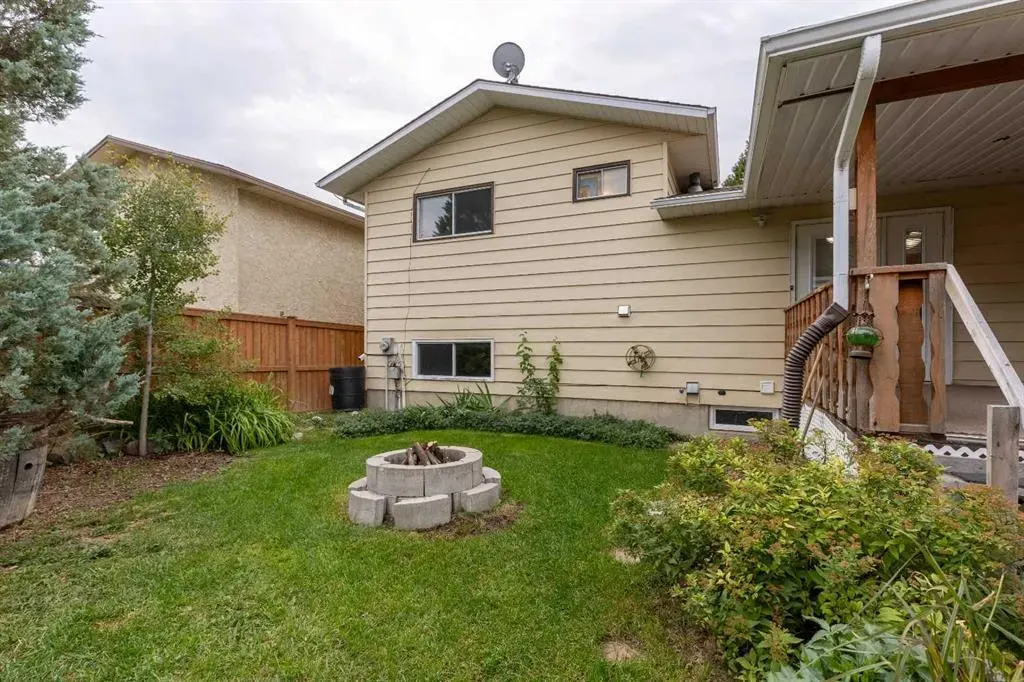 51 Temple Boulevard W