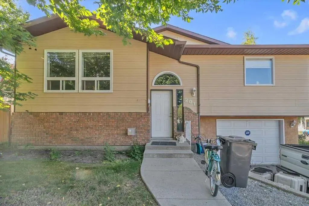 201 4 Avenue SE