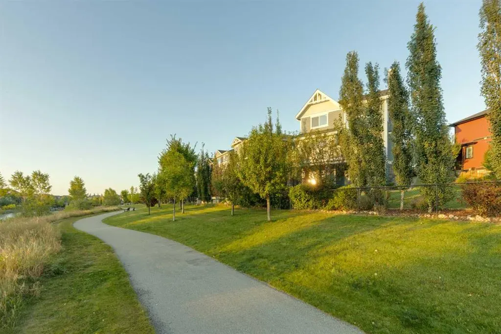 161 Kingsmere Cove SE