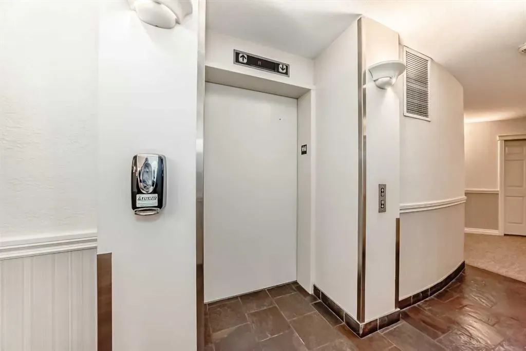 2 Hemlock Crescent SW, #214