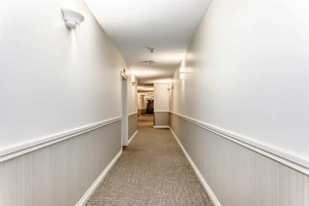 2 Hemlock Crescent SW, #214