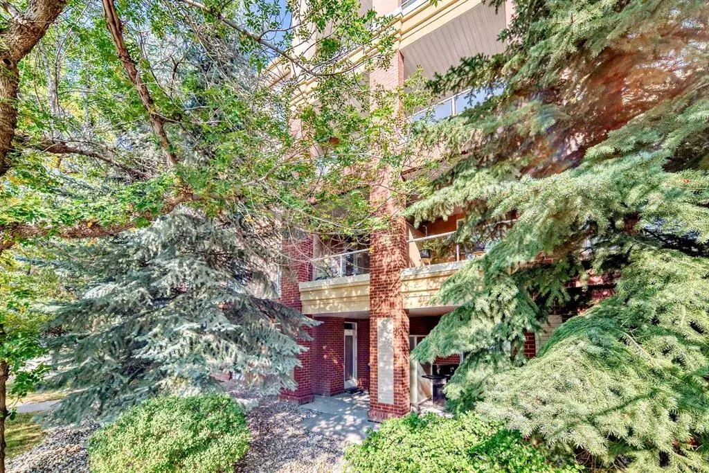 2 Hemlock Crescent SW, #214