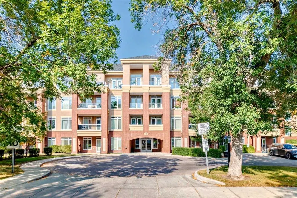 2 Hemlock Crescent SW, #214