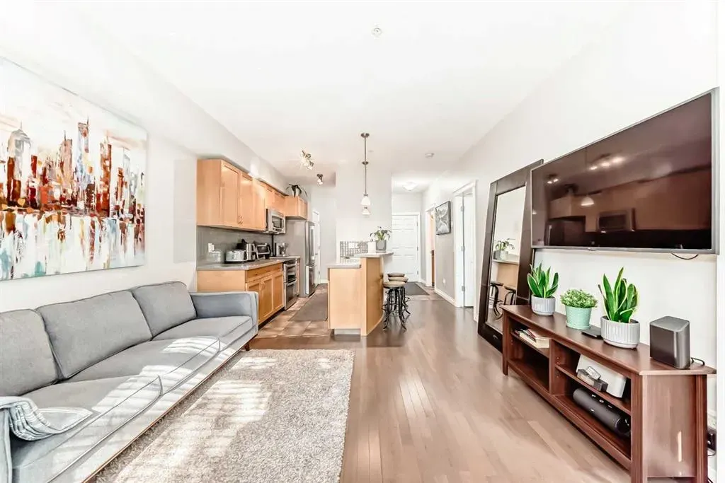 2 Hemlock Crescent SW, #214