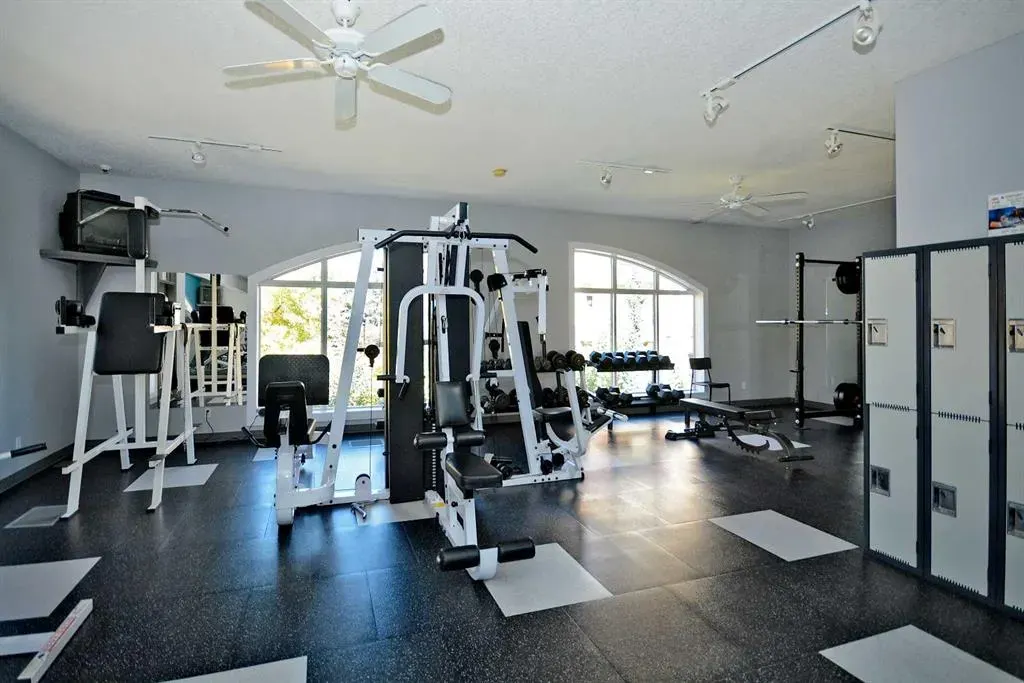 2 Hemlock Crescent SW, #214