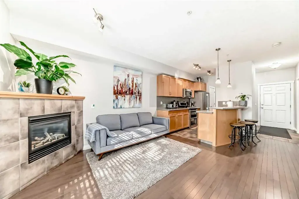 2 Hemlock Crescent SW, #214