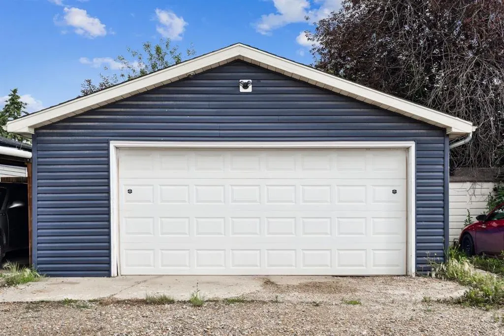 147 Falchurch Crescent NE