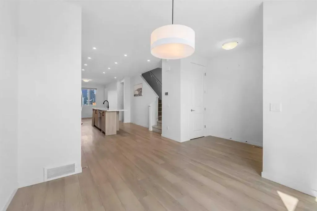 21 Edith Gate NW