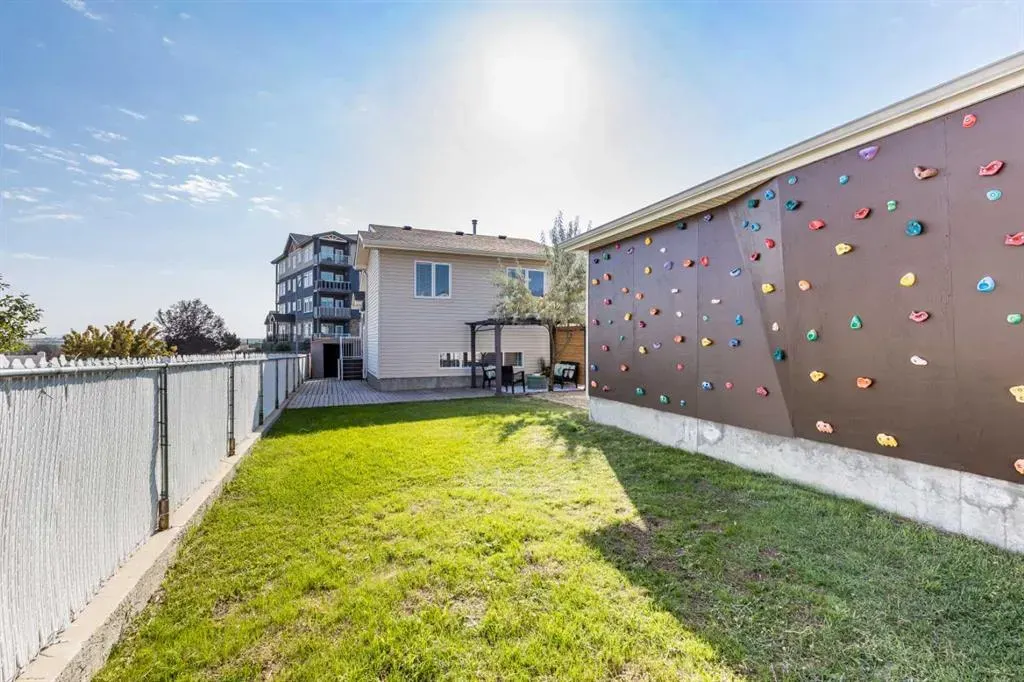 54 Terrace View NE