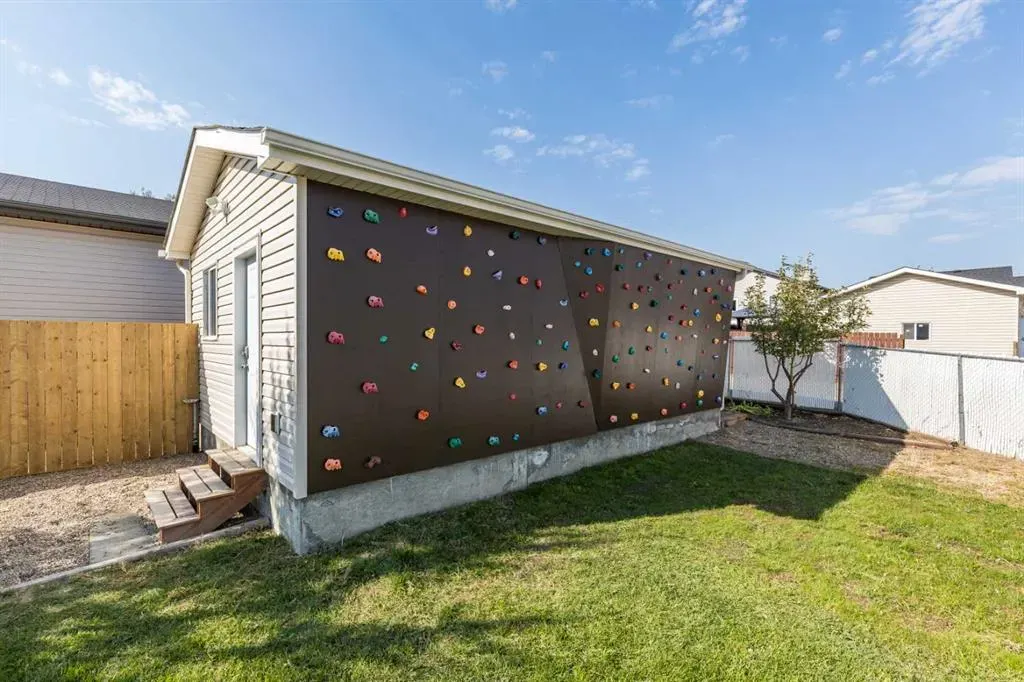 54 Terrace View NE