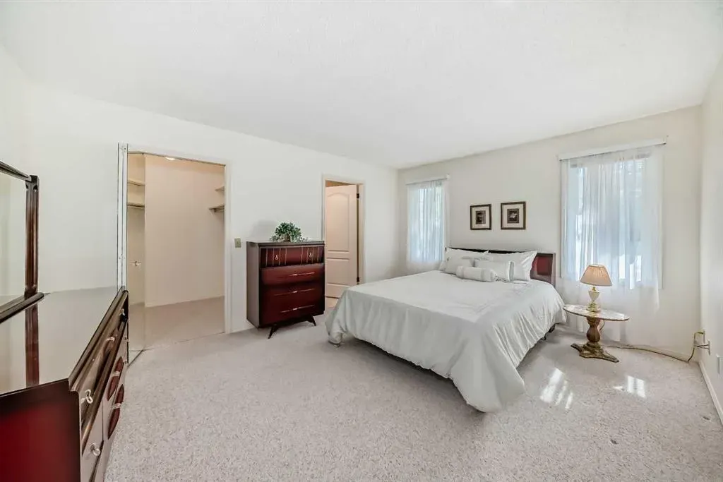 44 Hawkside Park NW