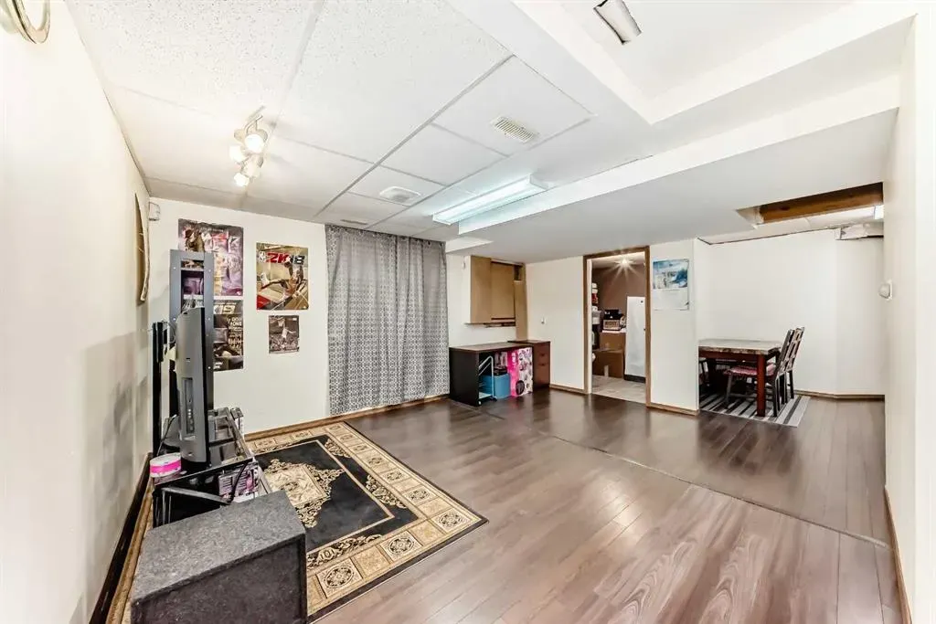 16062 Everstone Road SW
