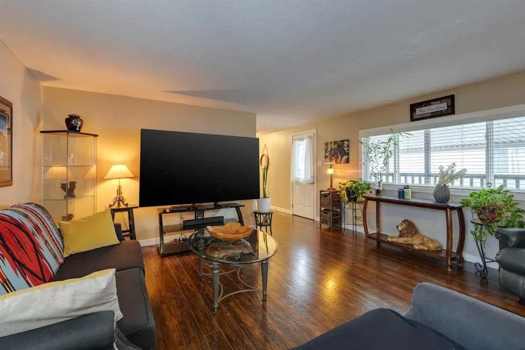 99 Arbour Lake Road NW, #106