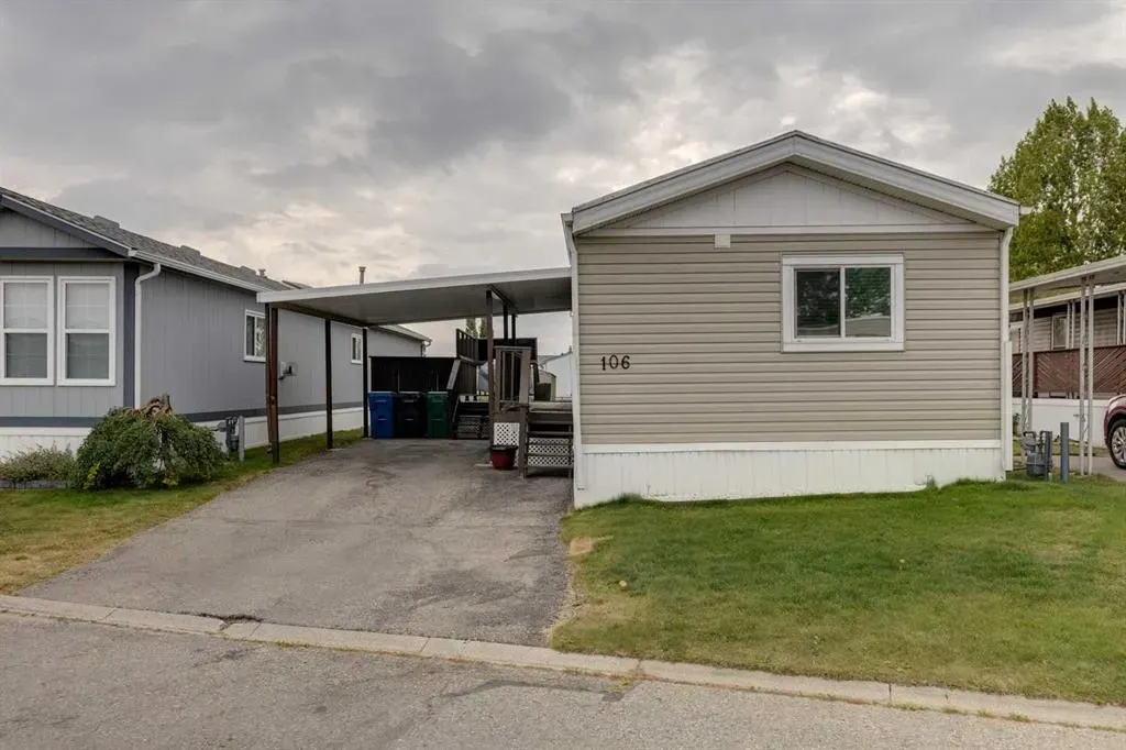 99 Arbour Lake Road NW, #106