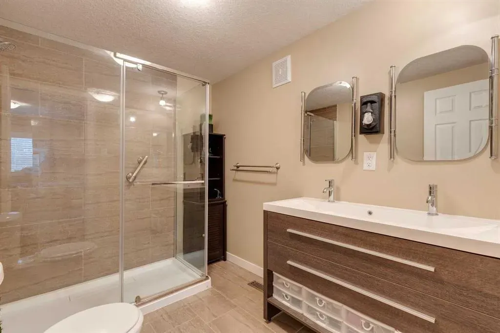 99 Arbour Lake Road NW, #106