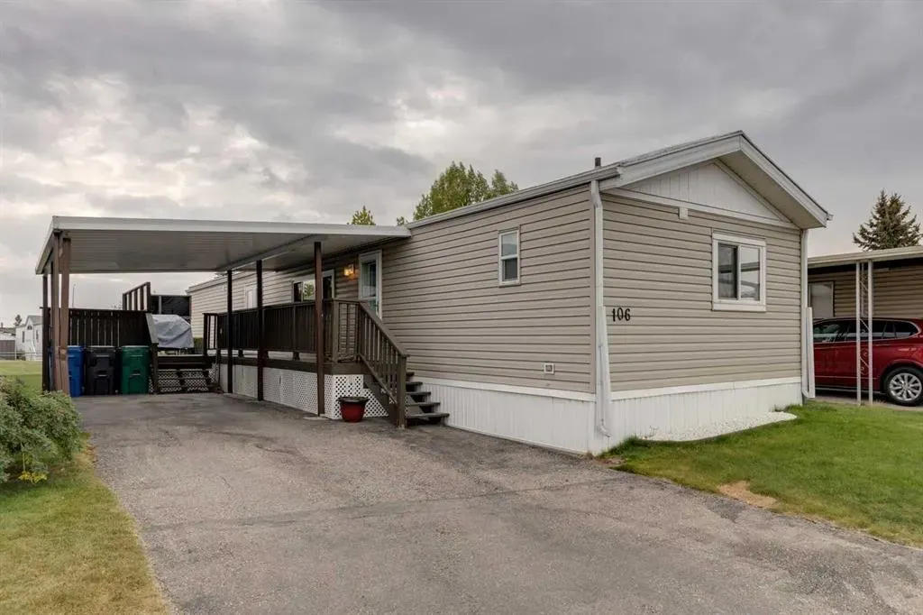 99 Arbour Lake Road NW, #106