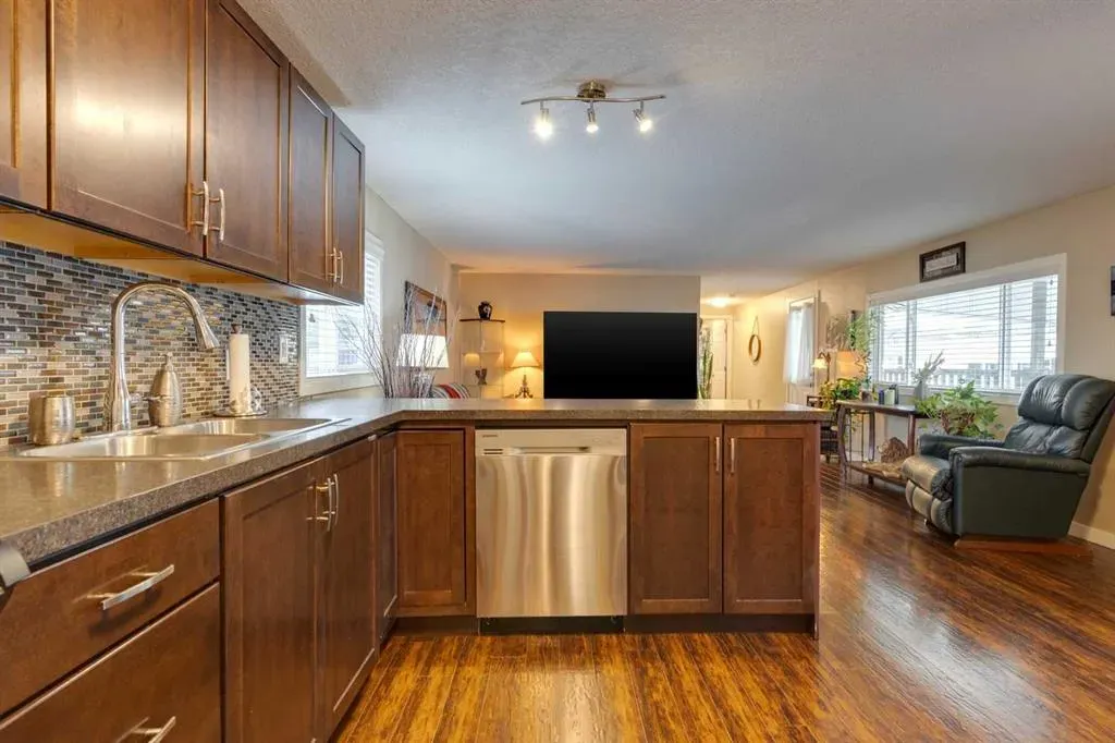 99 Arbour Lake Road NW, #106