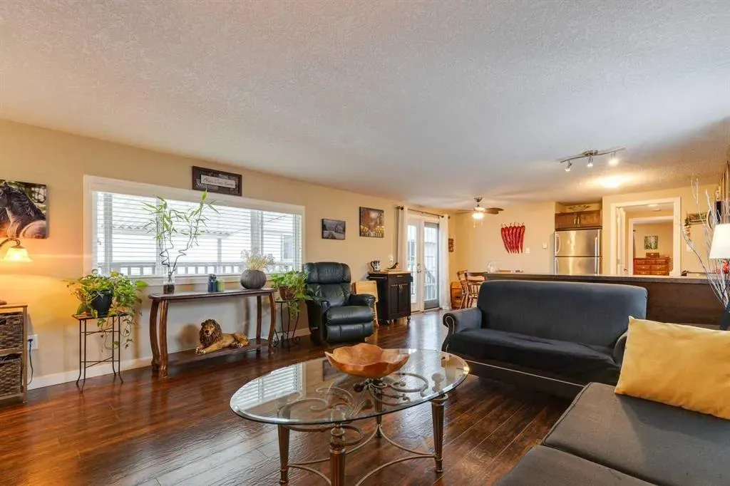 99 Arbour Lake Road NW, #106