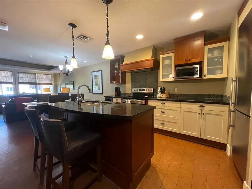 187 Kananaskis Way, #313