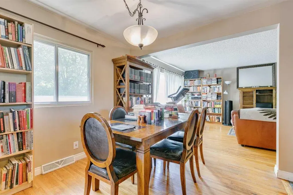 146 Wedgewood Drive SW