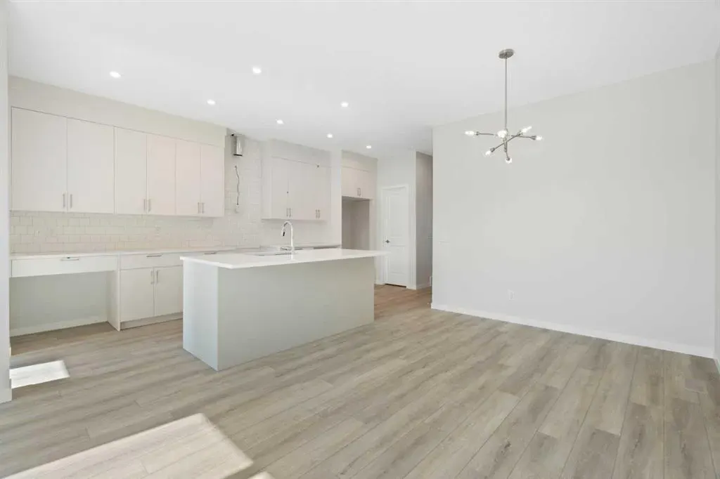34 Herron Common NE