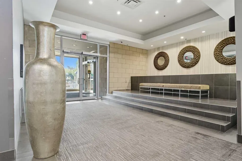 215 13 Avenue SW, #1706