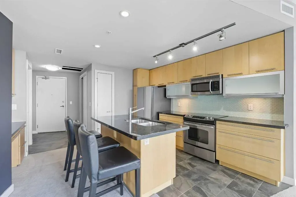 215 13 Avenue SW, #1706