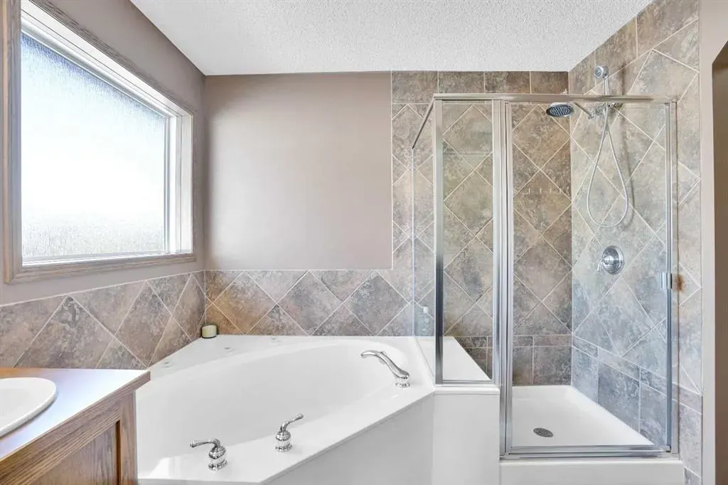 2 Tuscany Ravine Landing NW