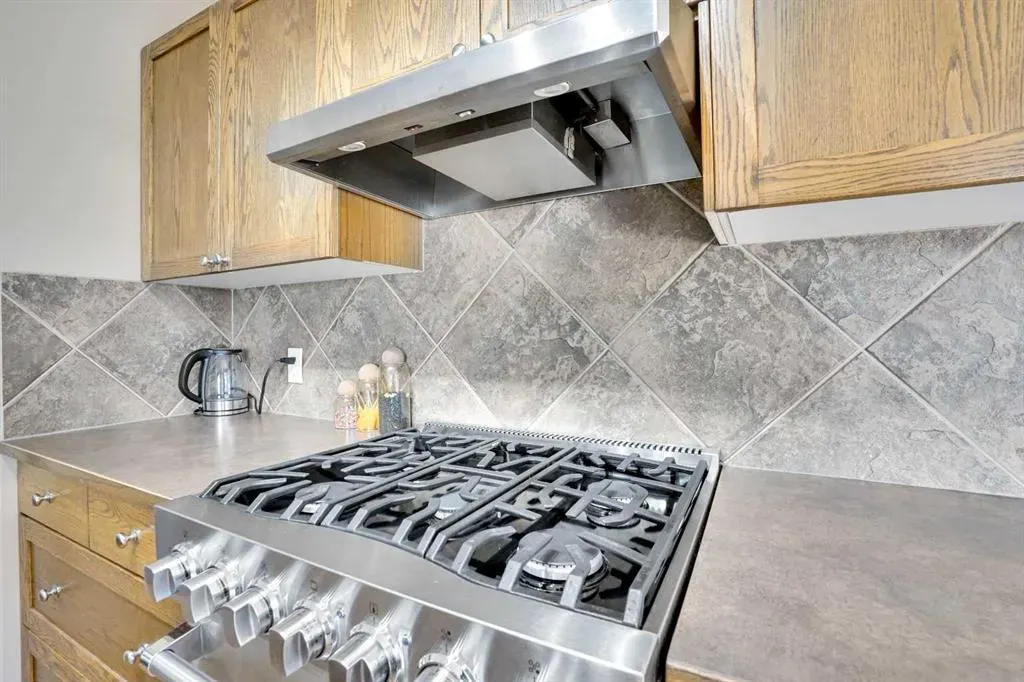 2 Tuscany Ravine Landing NW
