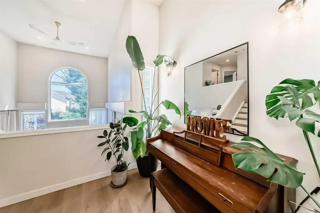 132 Hidden Valley Crescent NW