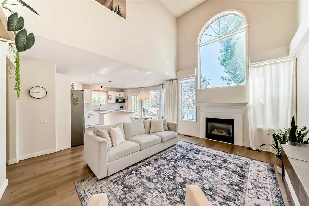 132 Hidden Valley Crescent NW