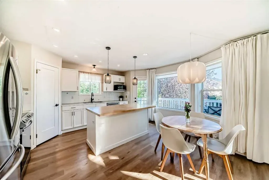 132 Hidden Valley Crescent NW