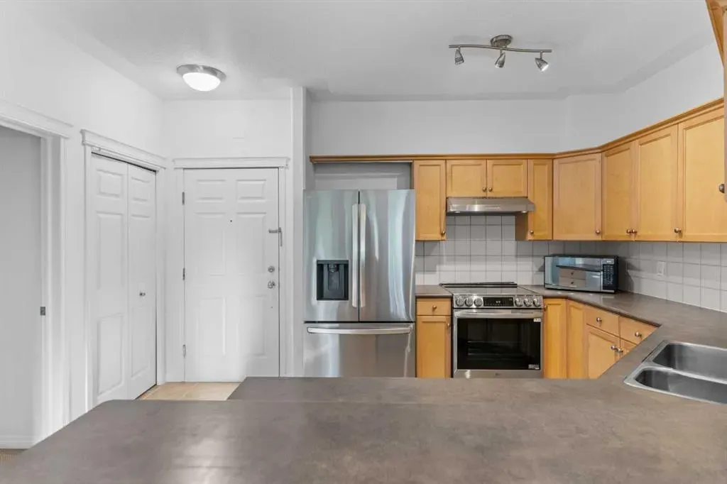 2416 Erlton Street SW, #303