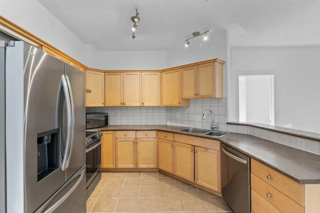 2416 Erlton Street SW, #303