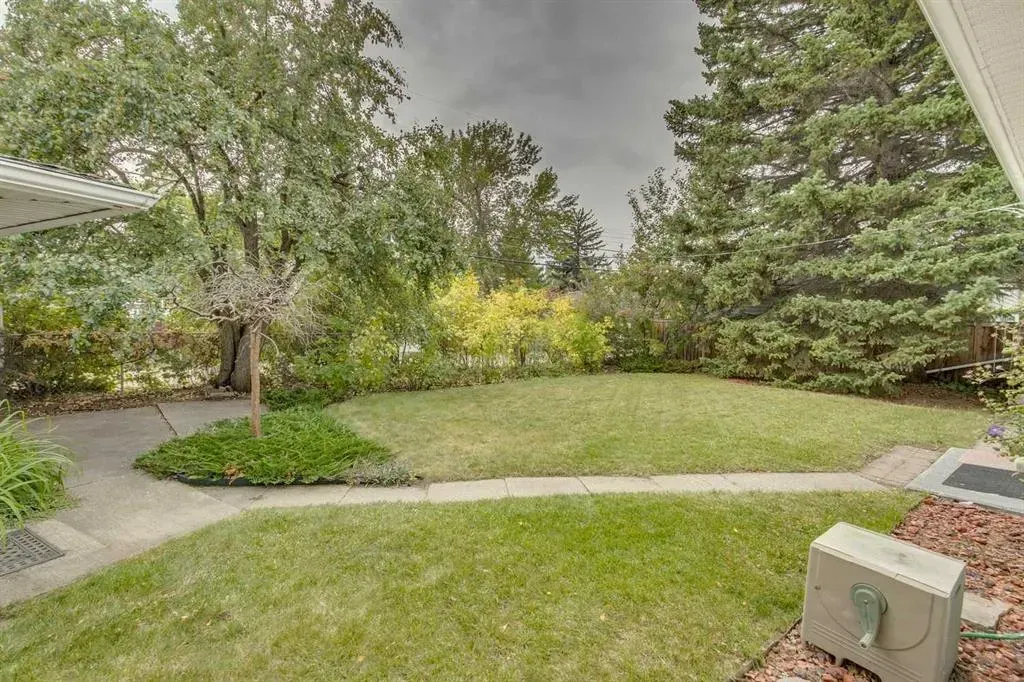 104 Haysboro Crescent SW