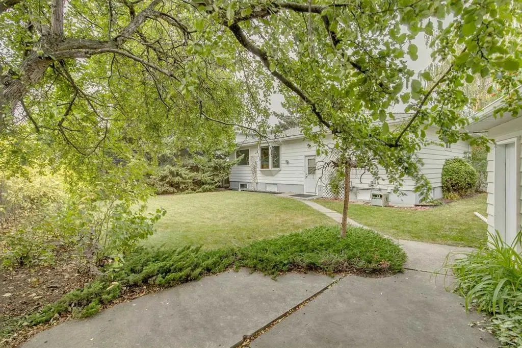 104 Haysboro Crescent SW