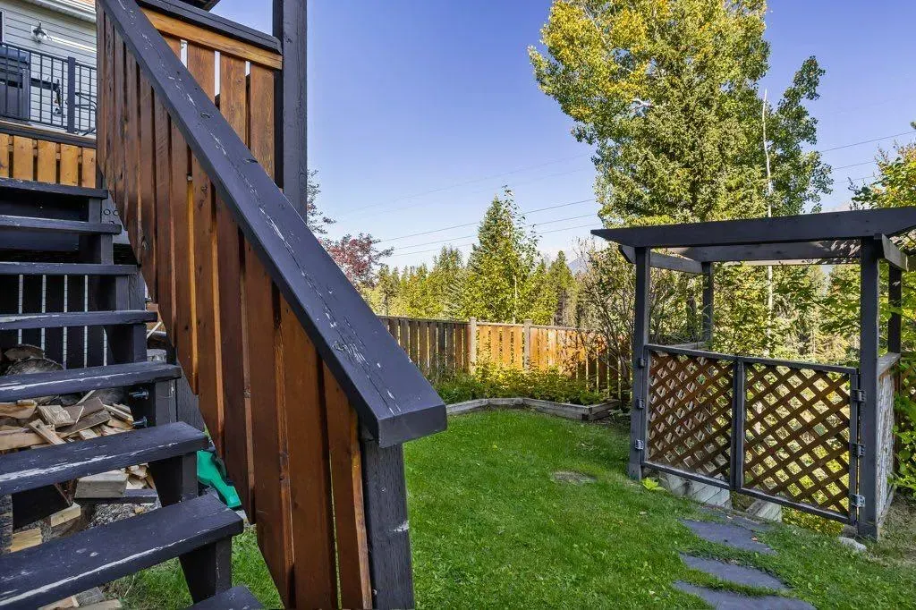 808 Lawrence Grassi Ridge