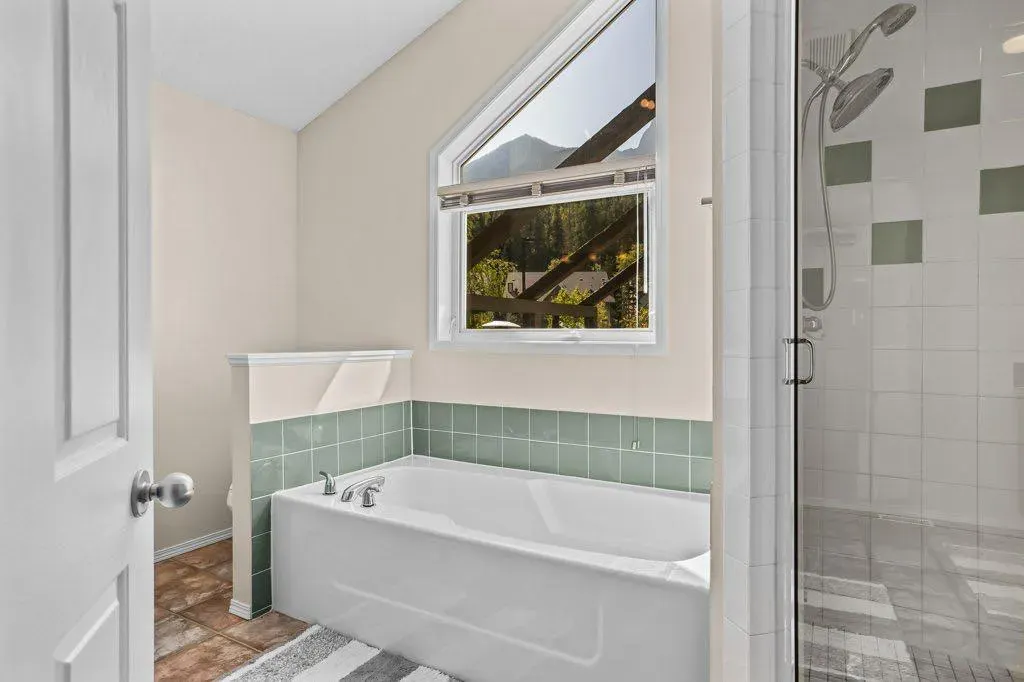 808 Lawrence Grassi Ridge