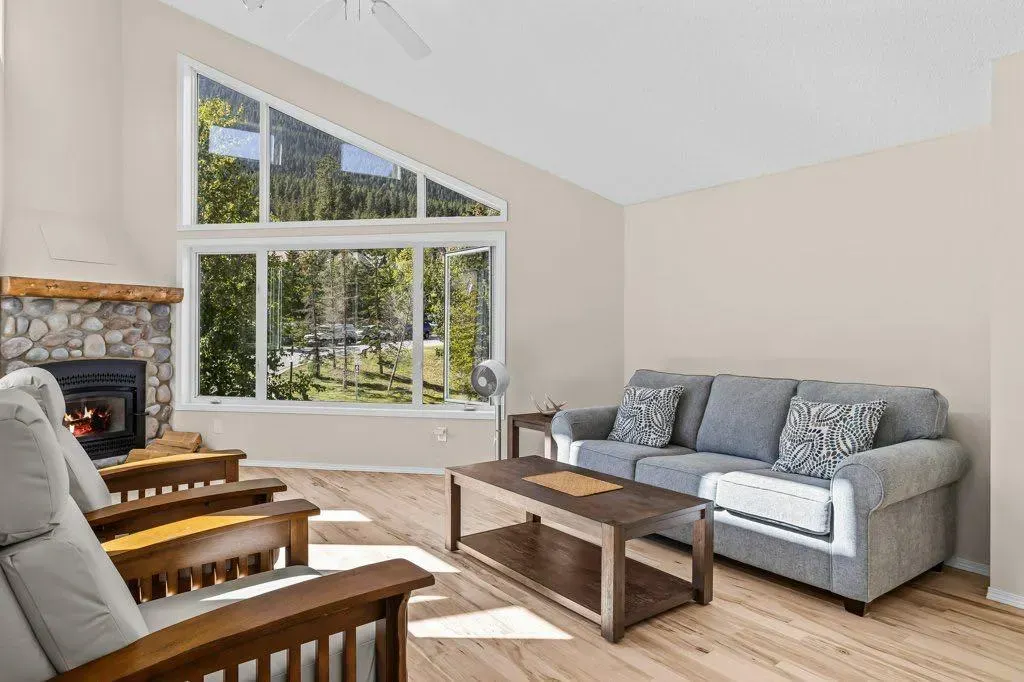 808 Lawrence Grassi Ridge