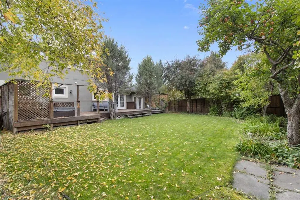152 Lake Mead Crescent SE