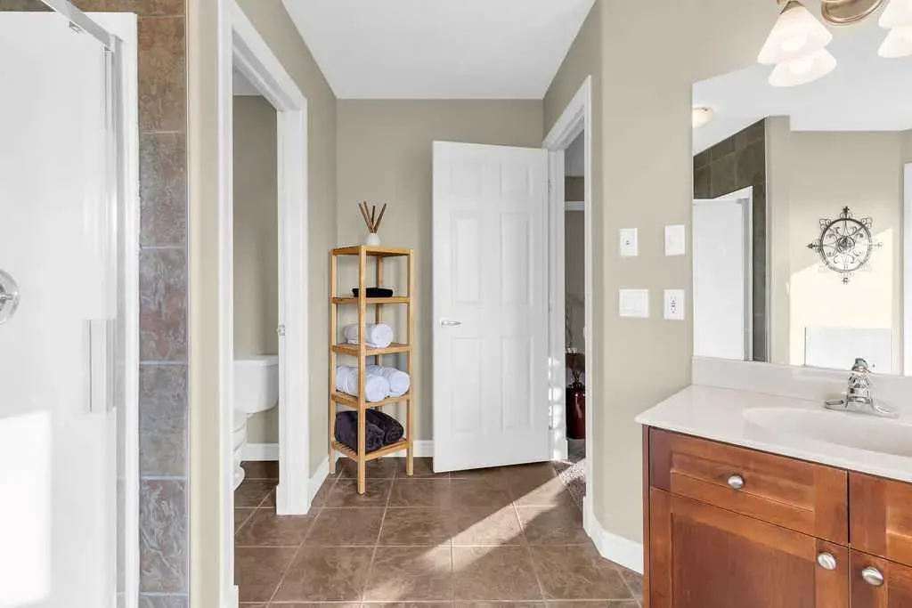 122 Discovery Ridge Gardens SW