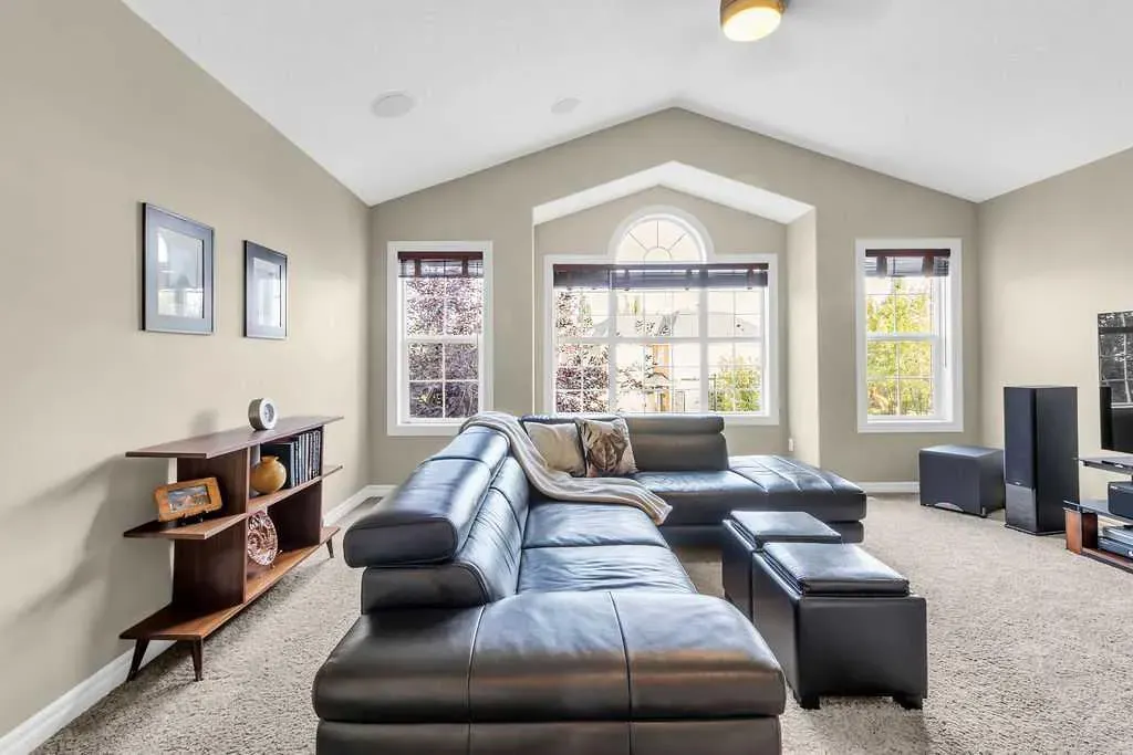 122 Discovery Ridge Gardens SW