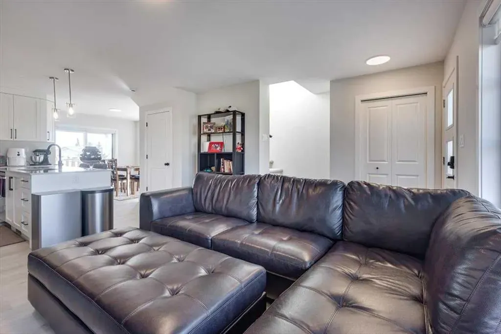 5601 Vista Trail