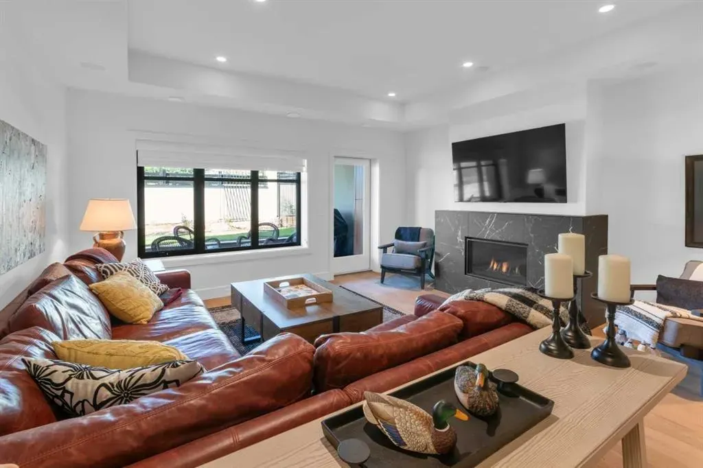 103 Elveden Court SW