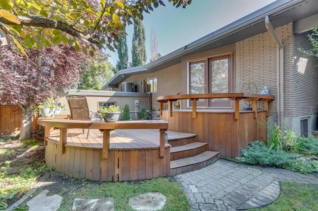 1234 Lansdowne Avenue SW